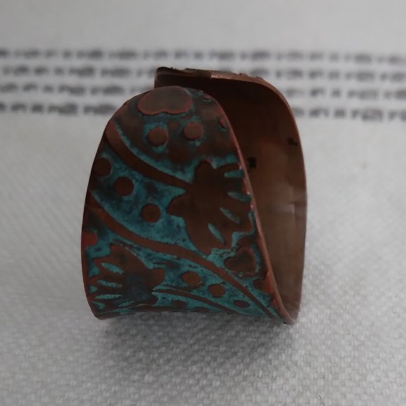 COPPER PATINA RING WITH HEARTS AND FLOWERS - Picture 2 of 6